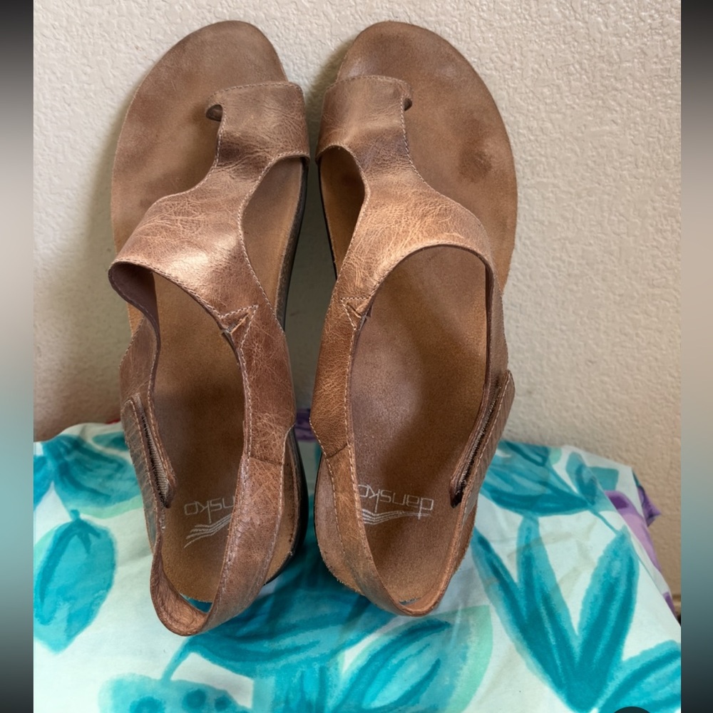 Dansko Reece tan Leather Single Toe
Loop slingback Sandals size 41, 10.5-11